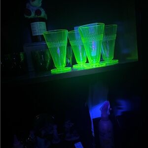 Vintage Anchor Hawking Green Uranium Footed Depression Glasses “Roulette”